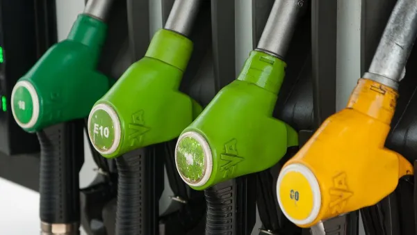 La benzina alimenta l'inflazione di maggio