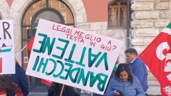 "Nonostante gli insulti e le minacce porterò avanti il mio incarico"