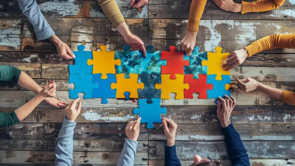 La cascata di colori in città per l'estate dei bambini