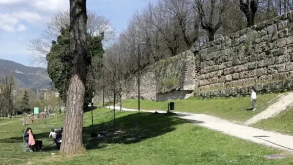 "36 proiettori per rendere più suggestiva La Passeggiata"