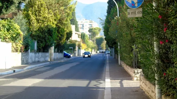 "Tre giorni di bitumazione per via Carducci"