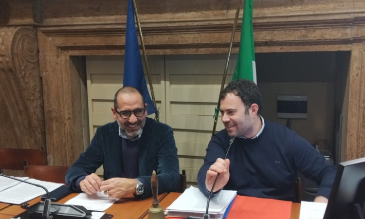 Da sinistra il sindaco Leonardo Latini e il consigliere Emanuele Fiorini (Gruppo Misto)